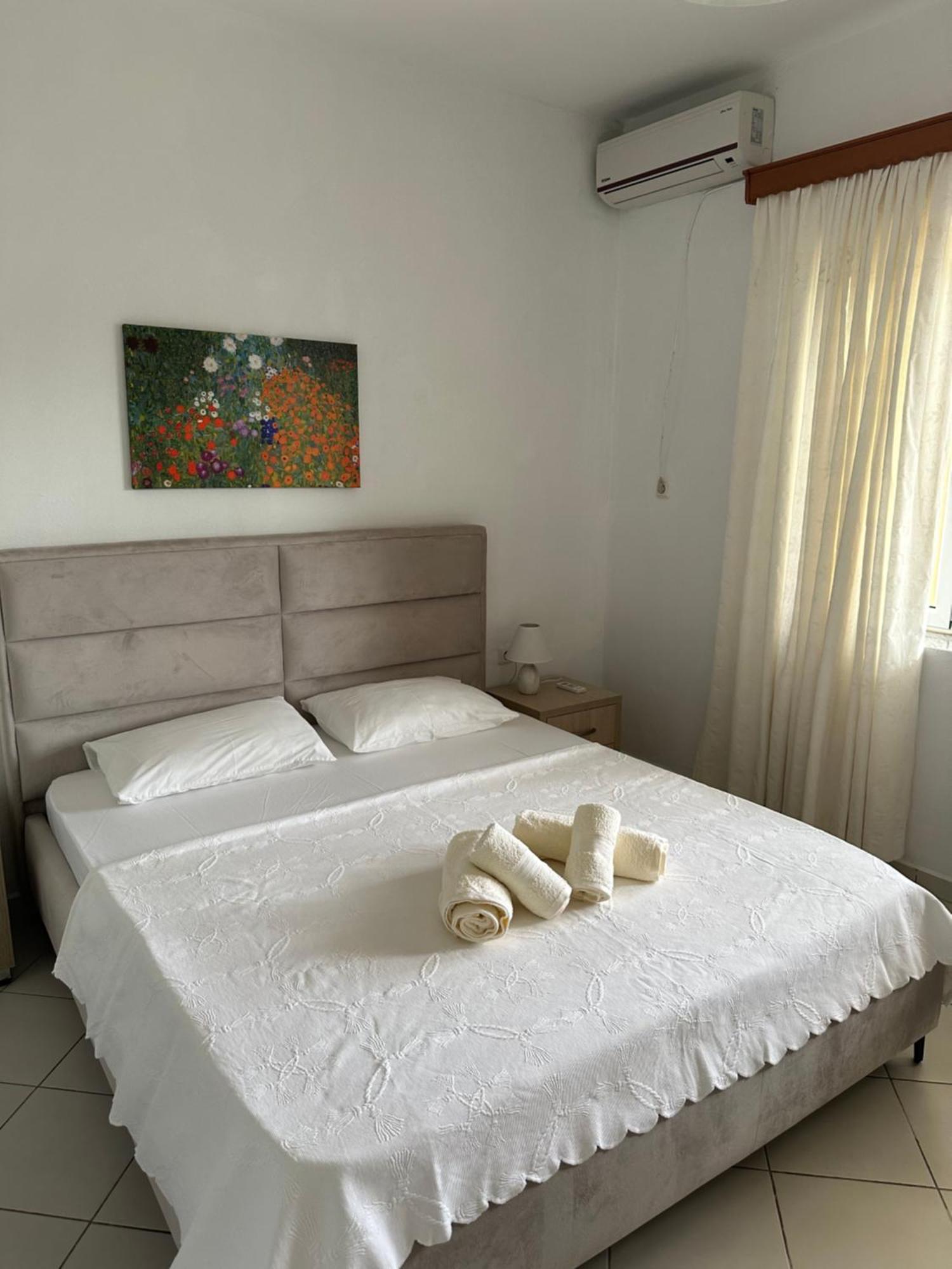 Vila Rapo Himare Exterior photo